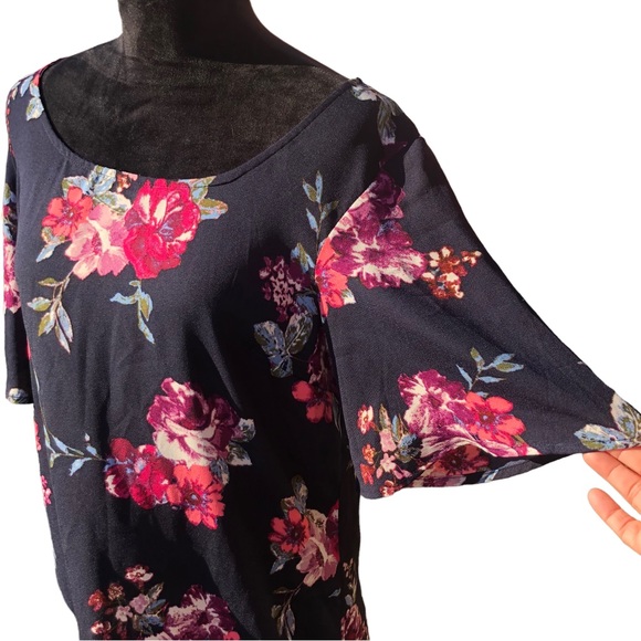 Rue 21 Navy Blue Floral Dress size X-Large - Picture 10 of 10